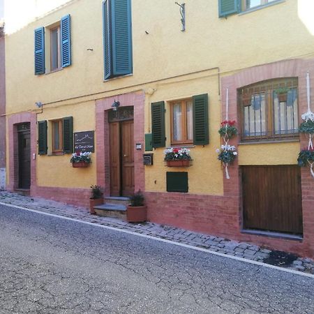 Bed and Breakfast La Torre Di Morro Camerino Exterior foto