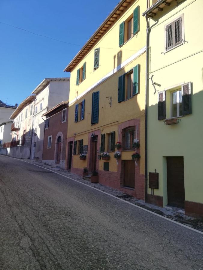 Bed and Breakfast La Torre Di Morro Camerino Exterior foto